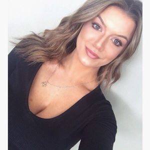 Meet your Posher, Arielle